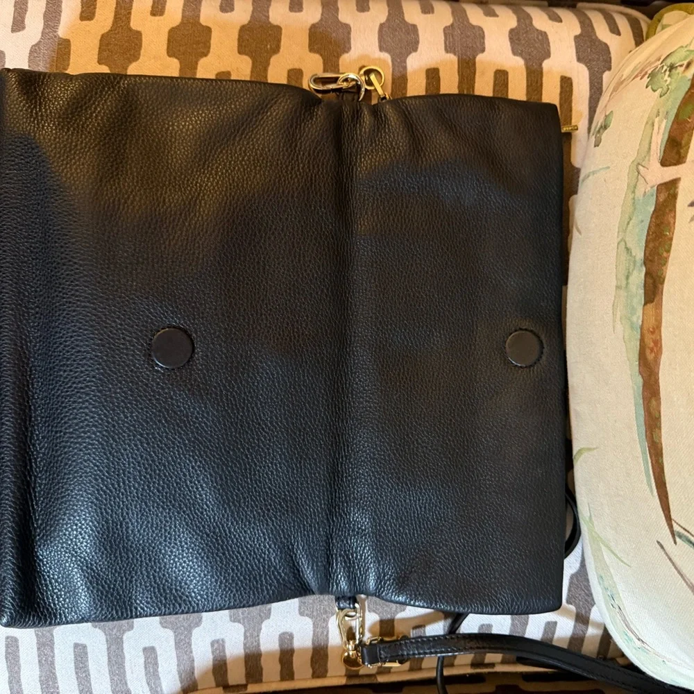 Tory Burch Black Pebbled Leather Crossbody Bag with Gold Hardware - Picture 12 of 16